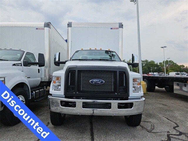 2025 Ford F-650 photo 2