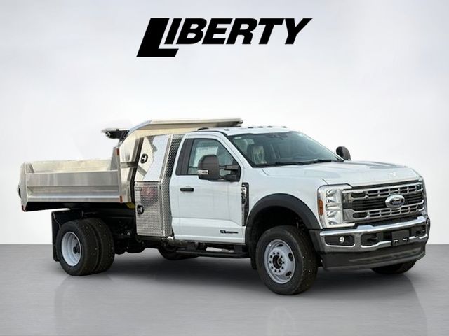 2025 Ford F-600 Super Duty Chassis Cab XL's photo