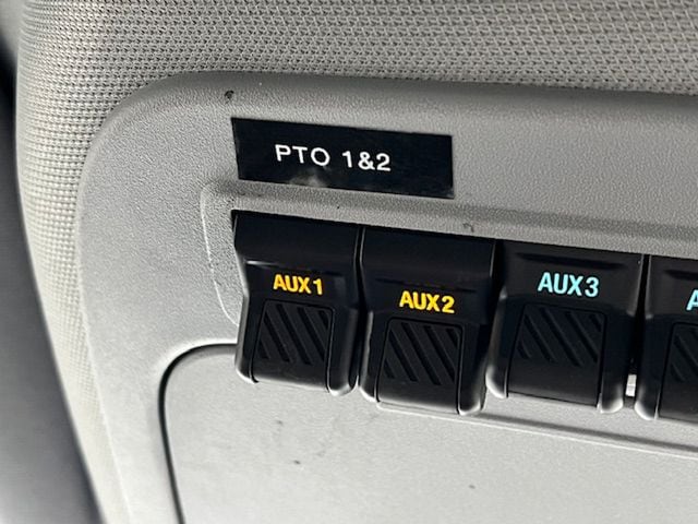 2025 Ford F-550 Super Duty Chassis Cab XL - Photo 27