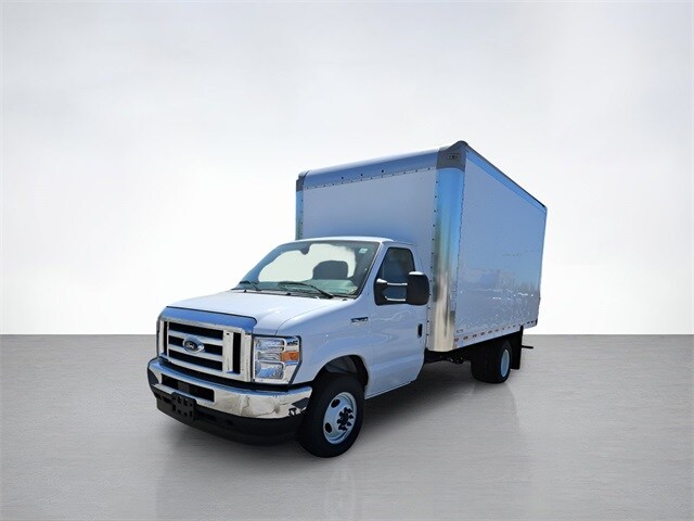 2025 Ford E-350 photo 3