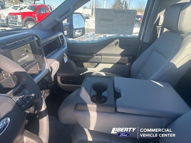 2024 Ford F-450 Super Duty Chassis Cab XL - Photo 16