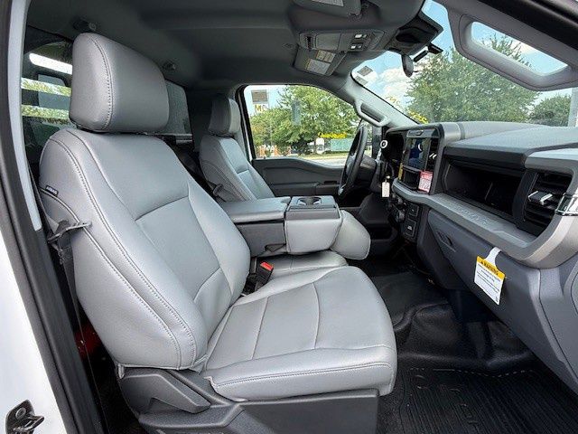 2025 Ford F-550 Super Duty Chassis Cab XL - Photo 16