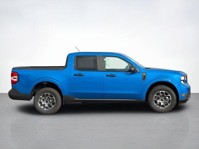 2025 Ford Maverick XLT photo 2