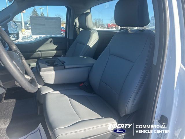 2024 Ford F-450 Super Duty Chassis Cab XL - Photo 15