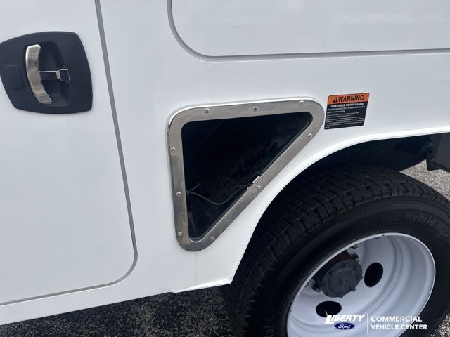 2023 Ford F-550 Super Duty Chassis Cab XL - Photo 28