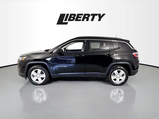 2022 Jeep Compass Latitude photo 4