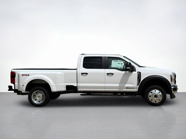 2026 Ford F-450 photo 2