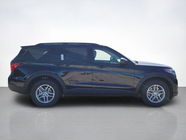 2026 Ford Explorer photo 2
