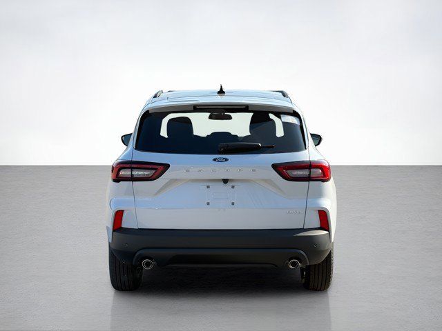 2025 Ford Escape ST-Line photo 4