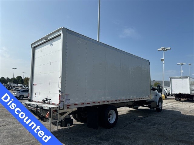 2025 Ford F-650 photo 3