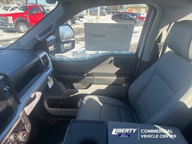 2024 Ford F-450 Super Duty Chassis Cab XL - Photo 17