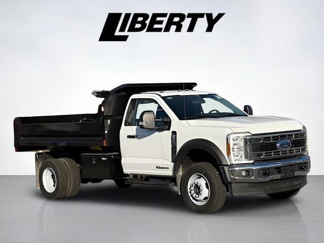 2025 Ford F-600 Super Duty Chassis Cab XL's photo