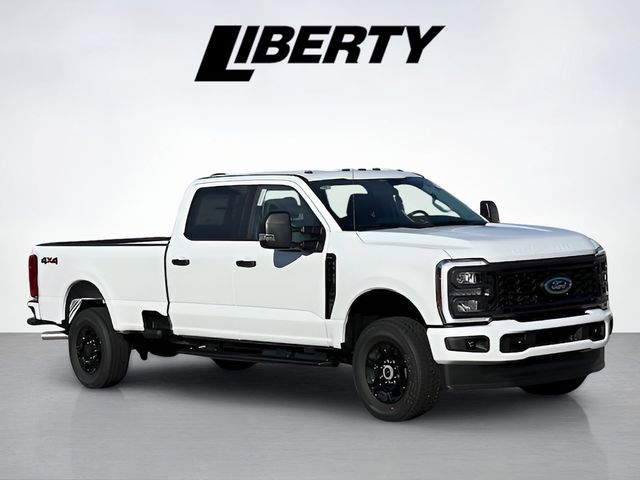 2026 Ford F-350 Super Duty XL's photo