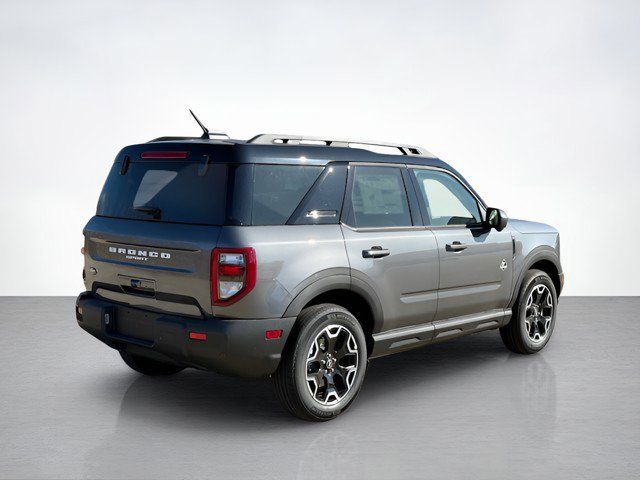 2025 Ford Bronco Sport Outer Banks photo 3