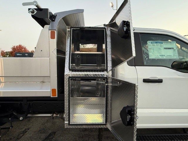 2025 Ford F-600 Super Duty Chassis Cab XL - Photo 40