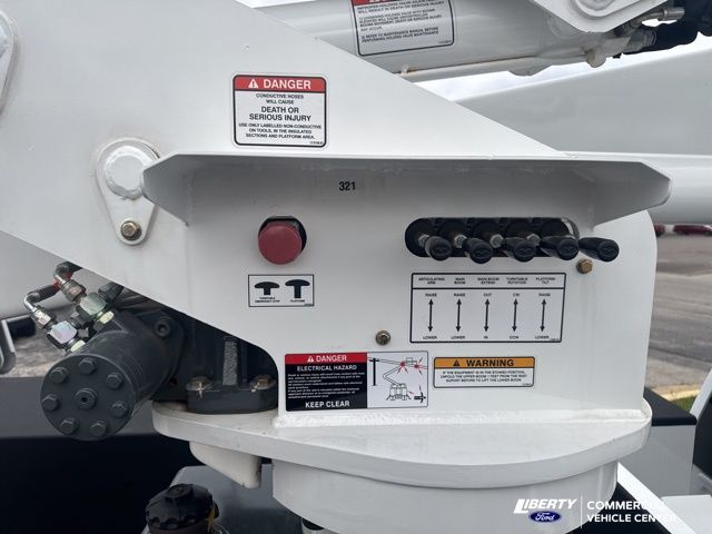 2023 Ford F-550 Super Duty Chassis Cab XL - Photo 18