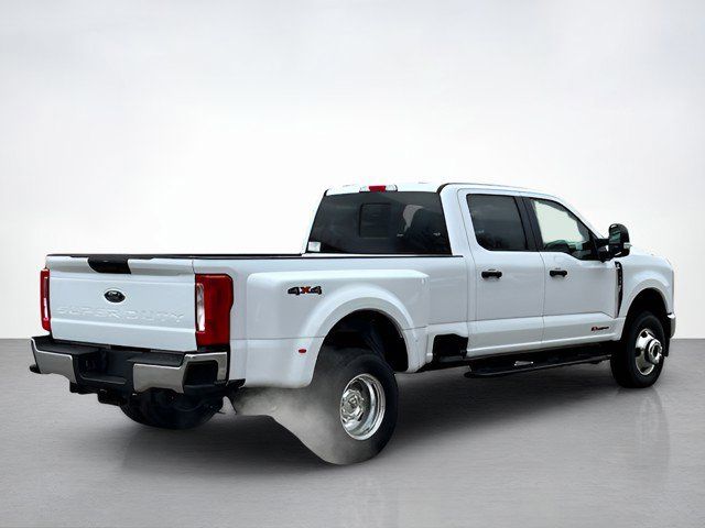 2026 Ford F-450 photo 3