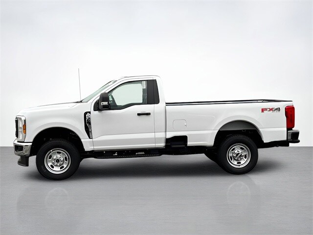 2025 Ford F-350 XL photo 2