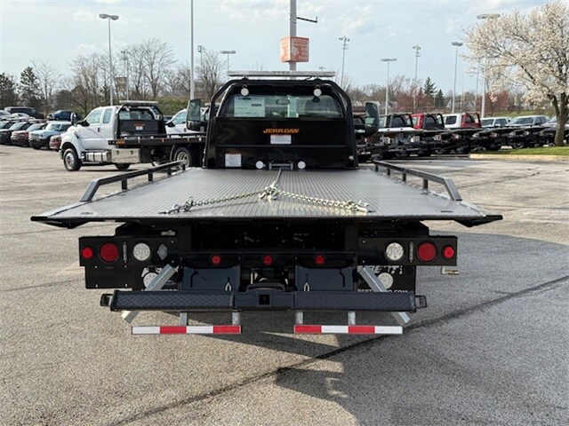 2026 Ford F-650 photo 4