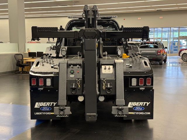 2026 Ford F-750 photo 4