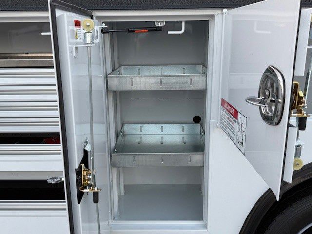 2025 Ford F-550 Super Duty Chassis Cab XL - Photo 33