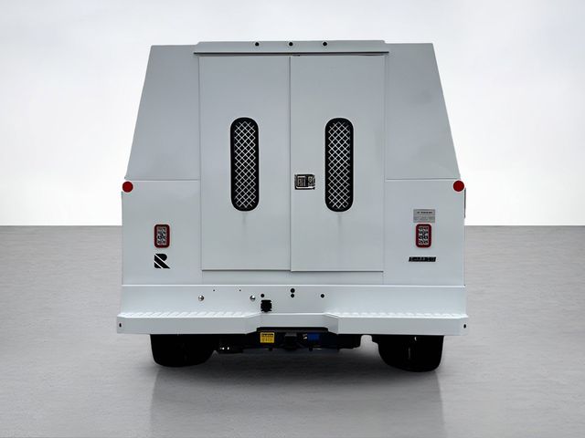 2025 Ford F-550 photo 4