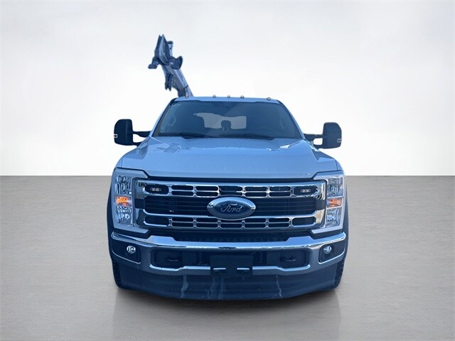 2024 Ford F-550 photo 2