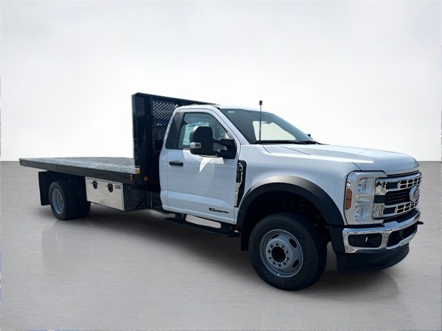 2024 Ford F-600 photo 3