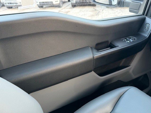 2025 Ford F-550 Super Duty Chassis Cab XL - Photo 27