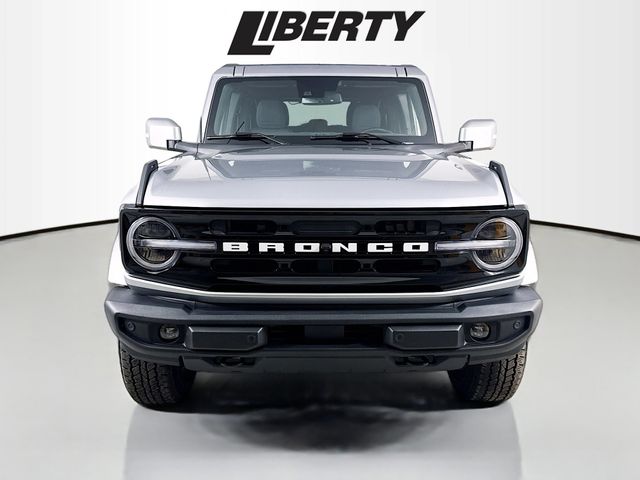 2023 Ford Bronco Base photo 2