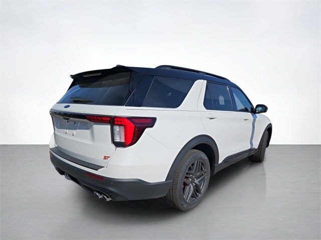 2025 Ford Explorer ST photo 3