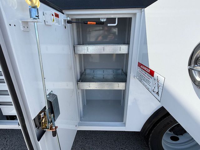 2025 Ford F-550 Super Duty Chassis Cab XL - Photo 31