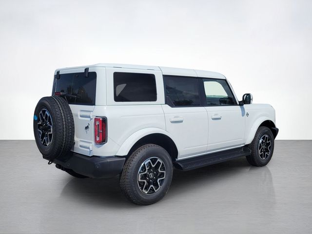2025 Ford Bronco Outer Banks photo 3