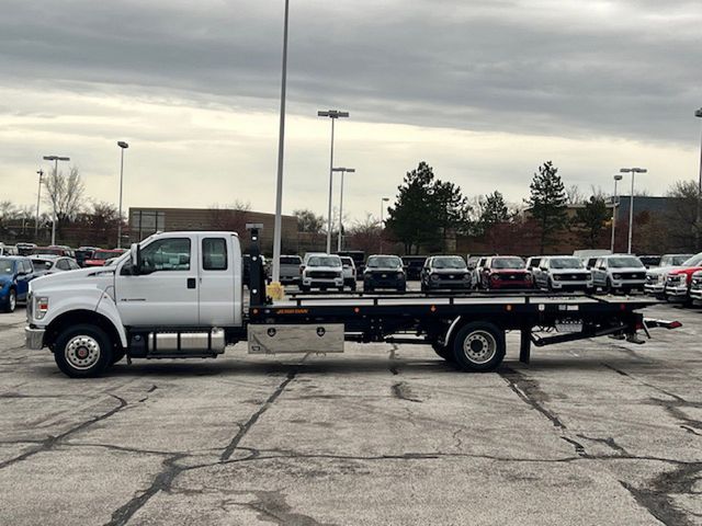 2026 Ford F-650 photo 2