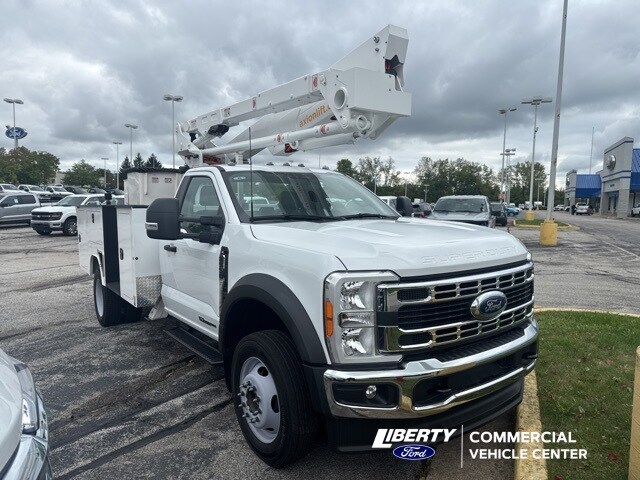 2023 Ford F-550 photo 3