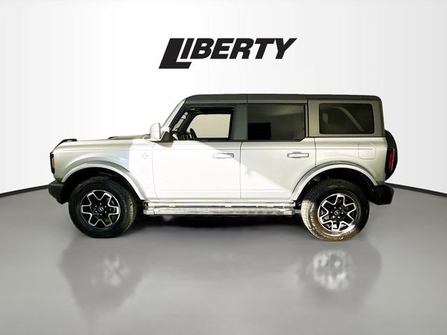 2023 Ford Bronco Base photo 4