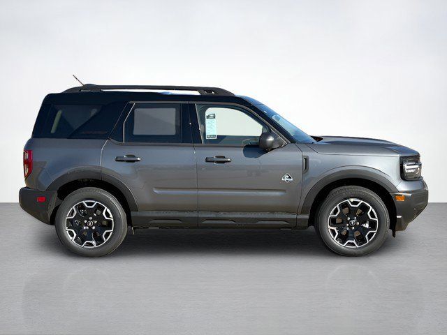 2025 Ford Bronco Sport Outer Banks photo 2