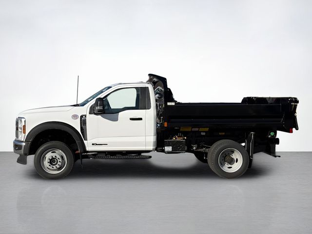 2025 Ford F-550 photo 2