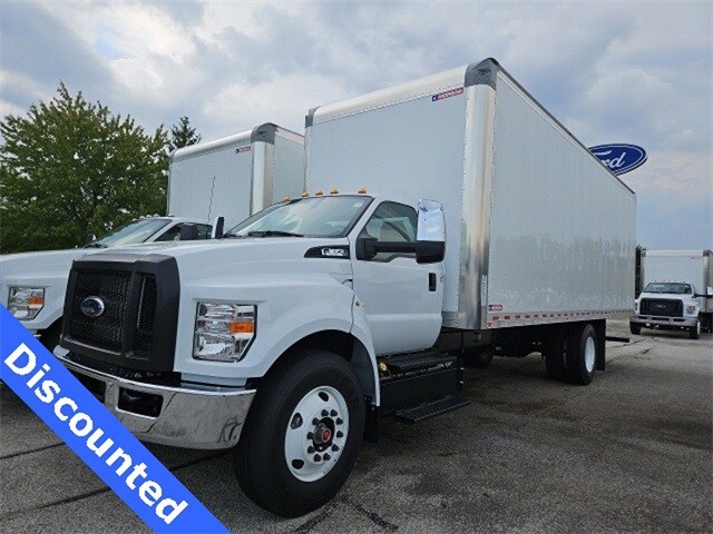 2025 Ford F-650 photo 3