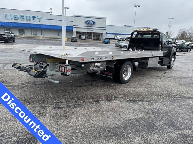 2024 Ford F-650 photo 3