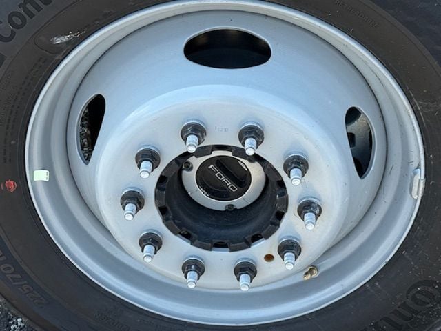 2025 Ford F-550 Super Duty Chassis Cab XL - Photo 10