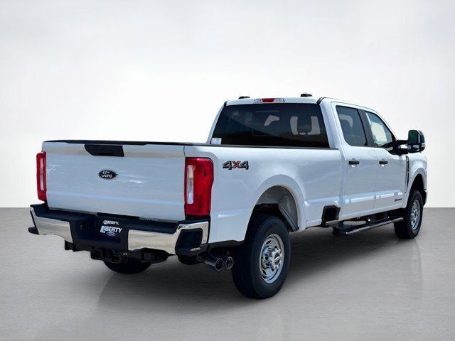 2026 Ford F-350 photo 3