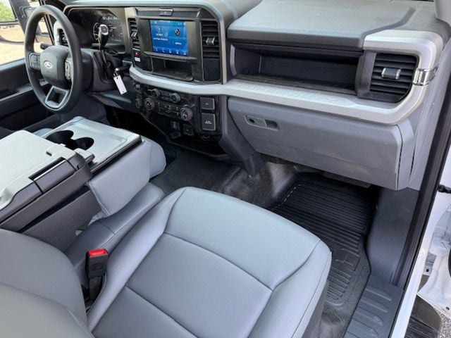 2025 Ford F-550 Super Duty Chassis Cab XL - Photo 13
