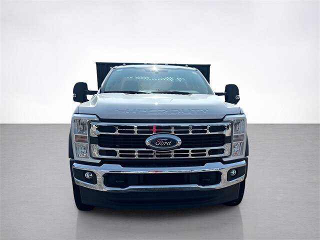 2024 Ford F-600 photo 2