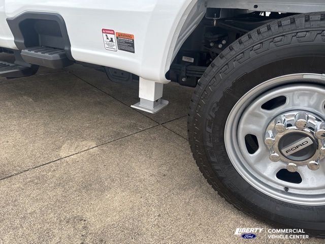 2023 Ford F-350 Super Duty XL - Photo 14