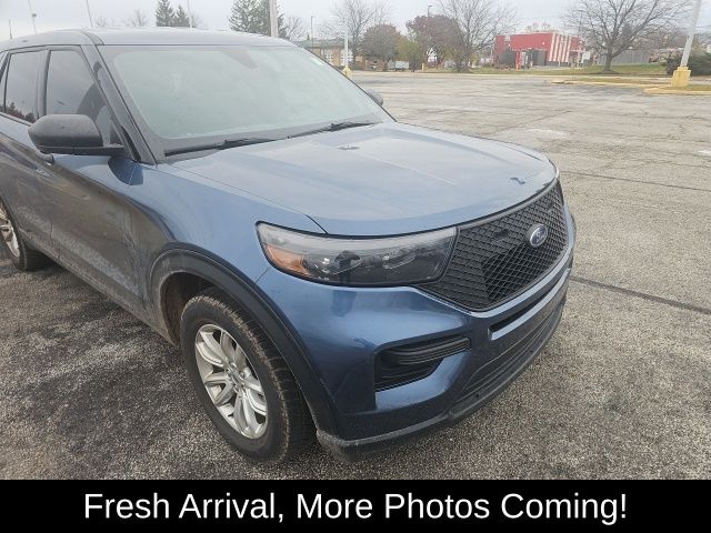 2021 Ford Explorer photo 2