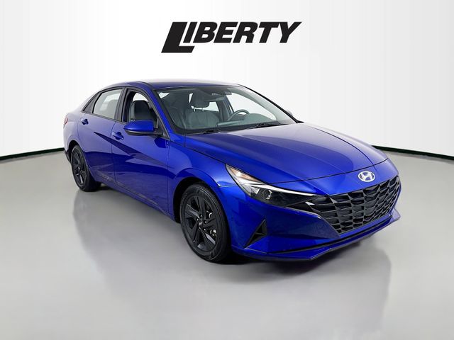 2023 Hyundai Elantra SEL's photo