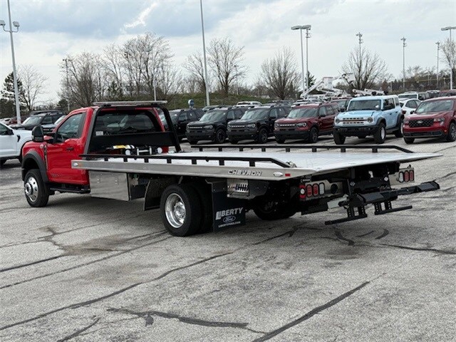2024 Ford F-550 photo 2