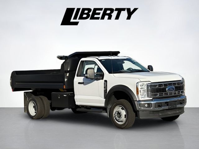 2025 Ford F-550 Super Duty Chassis Cab XL's photo