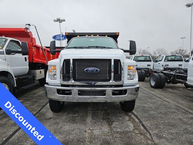 2024 Ford F-650 photo 2